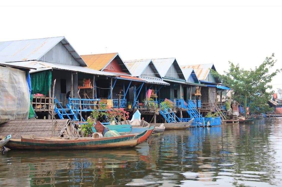 Guided Floating Village Tour - Photo 4