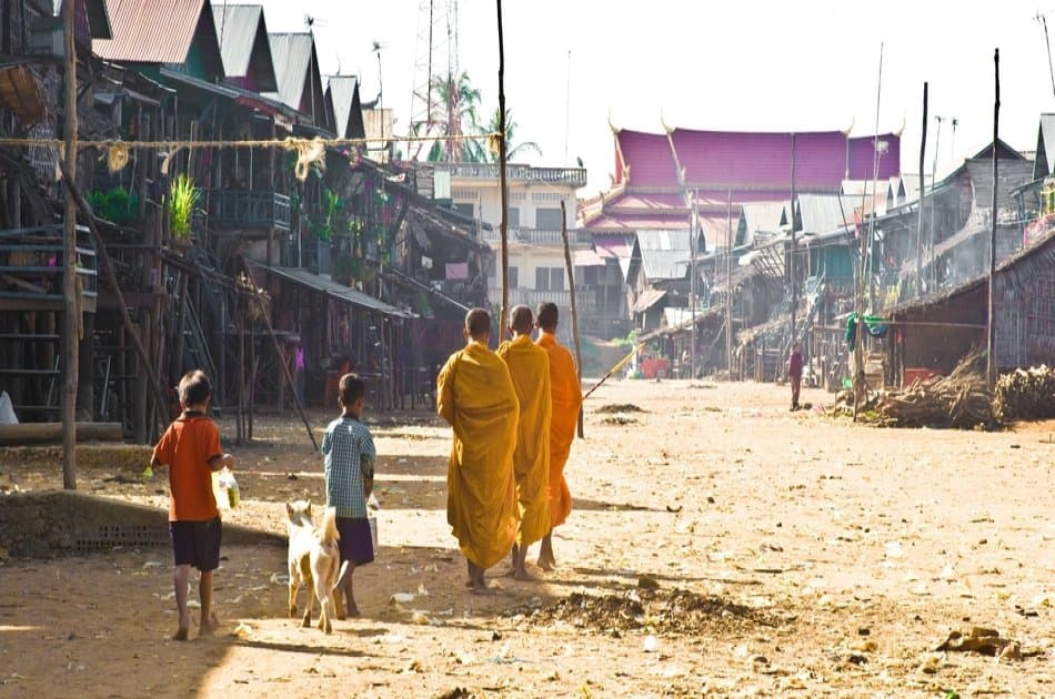 Guided Floating Village Tour - Photo 6
