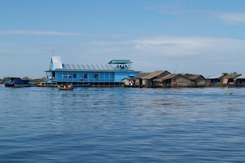 Guided Floating Village Tour - Photo 8