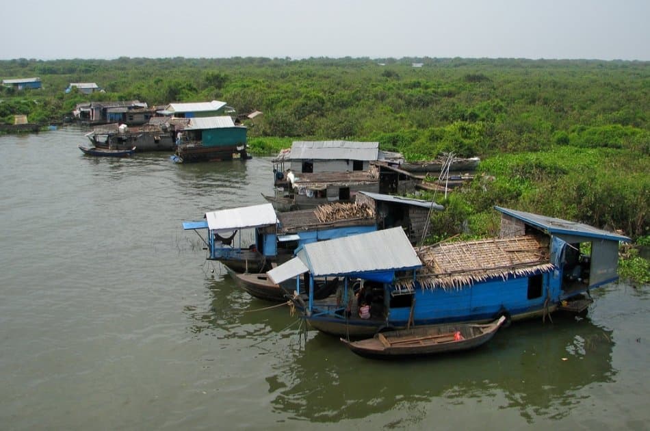 Guided Floating Village Tour - Photo 11