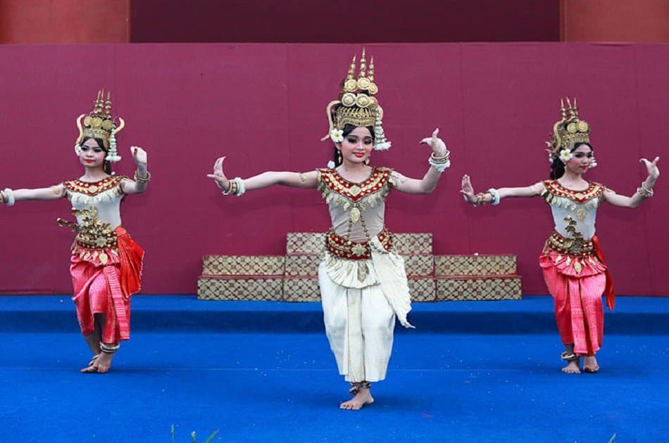 Plae Pakaa Arts Performances in Phnom Penh - Photo 2