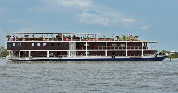 Romantic Dinner Cruise on Phnom Penh