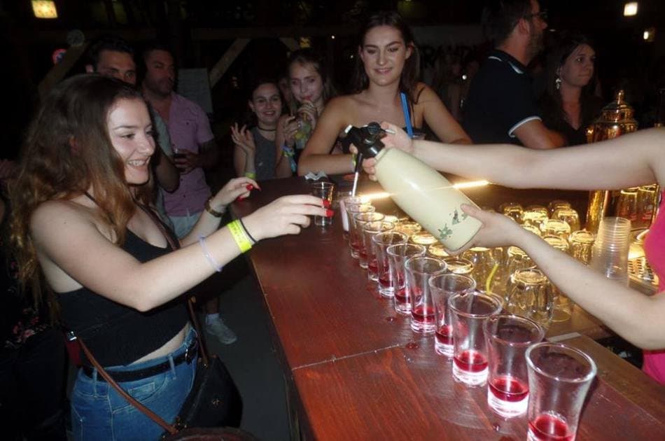 Budapest Pub Crawl - Photo 3