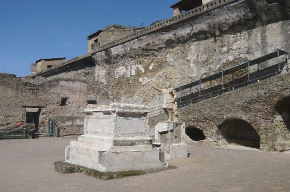Private Transport to Herculaneum Ruins - Photo 2