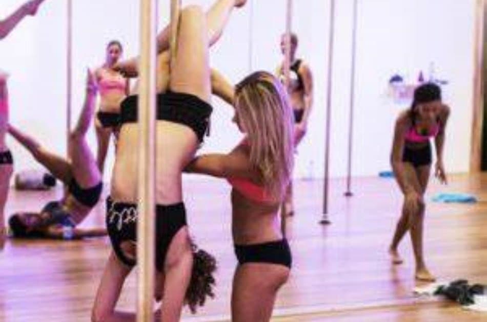 Amsterdam Pole Dancing Private Workshop - Photo 4