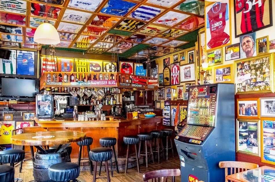 Amsterdam Private Bar Crawl - Photo 2