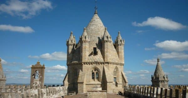 Evora and Megalithic Circuit Private Full Day Tour