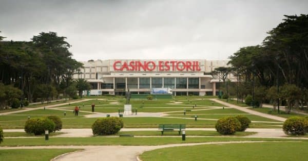 Transfer from Lisbon Airport to Estoril