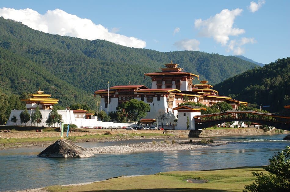 Discover Bhutan in 4 Days - Photo 2