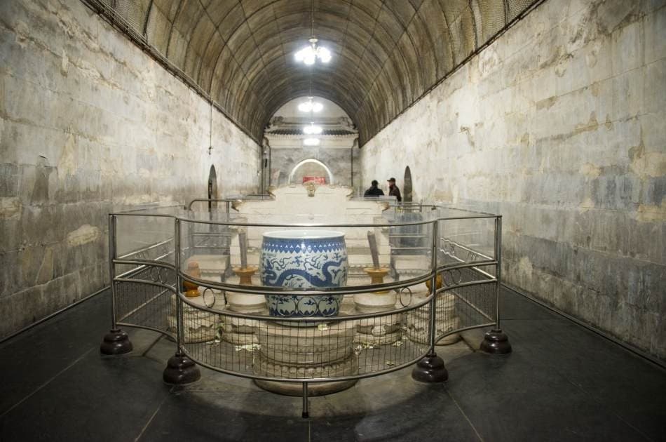 Beijing Coach Tour of Badaling Great Wall and Ming Tombs - Photo 6