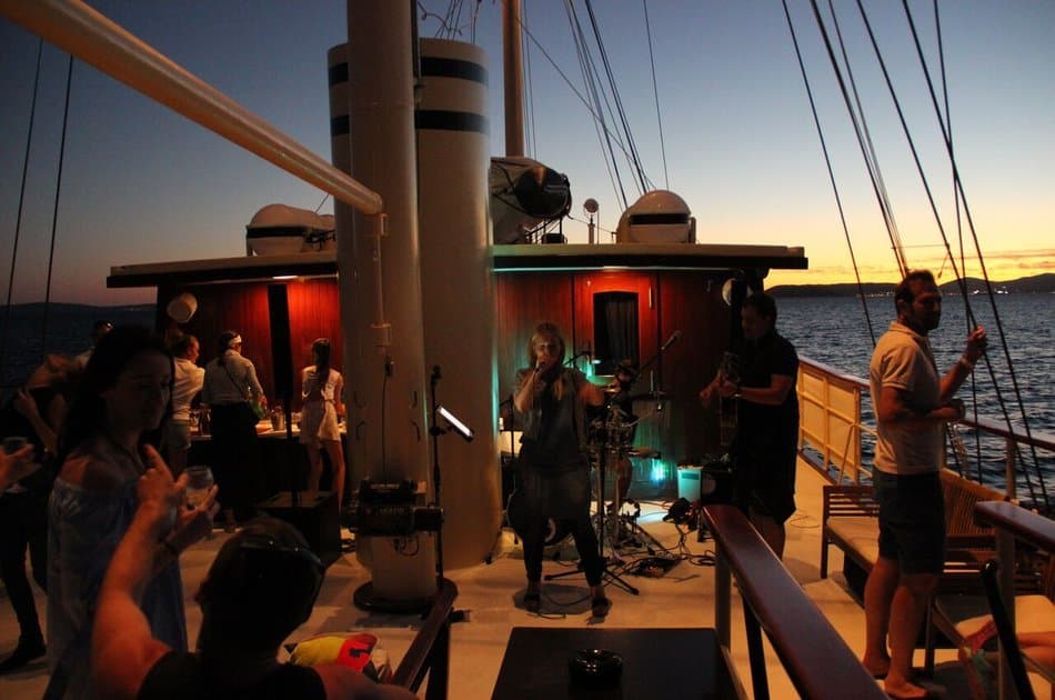 Polaris Yacht Private Full Day Rental - Photo 7