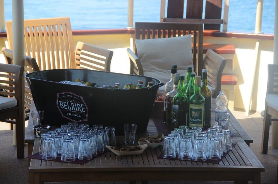Polaris Yacht Private Full Day Rental - Photo 8