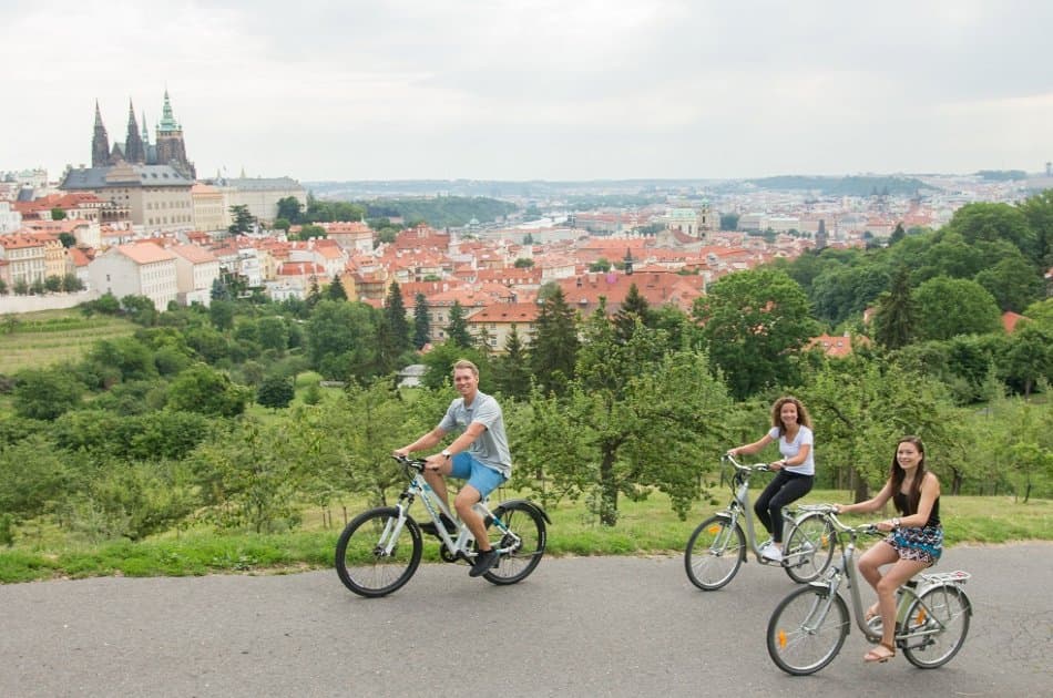 90 Minutes E-Bike Castle Tour in Prague - Photo 6