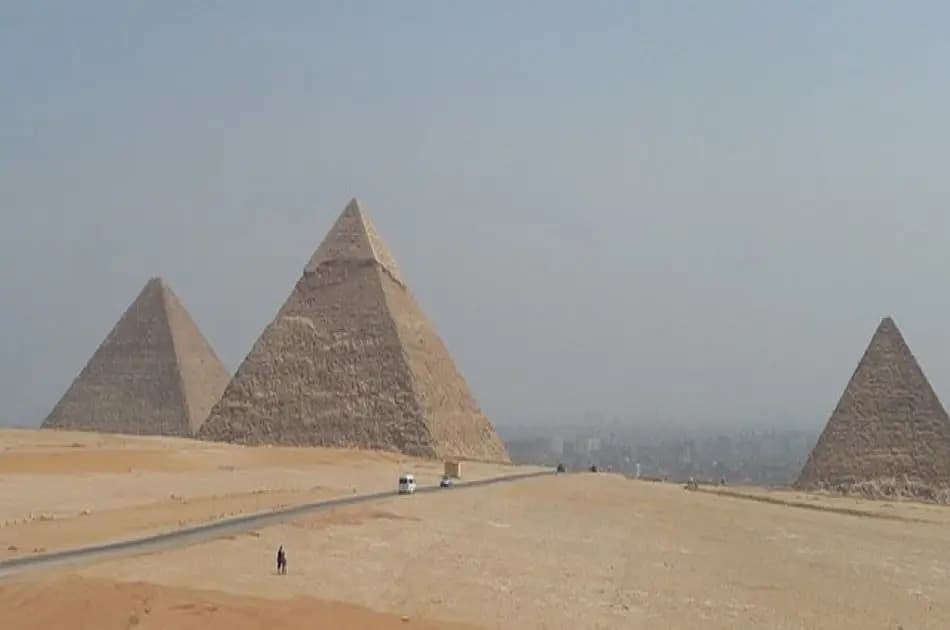 Bus from Hurghada to Cairo to the Pyramids - Photo 11