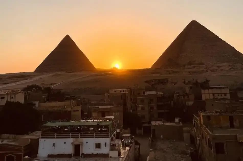 Night Tour to the Giza Pyramids and Sphinx for the Sound & Light Show - Photo 4