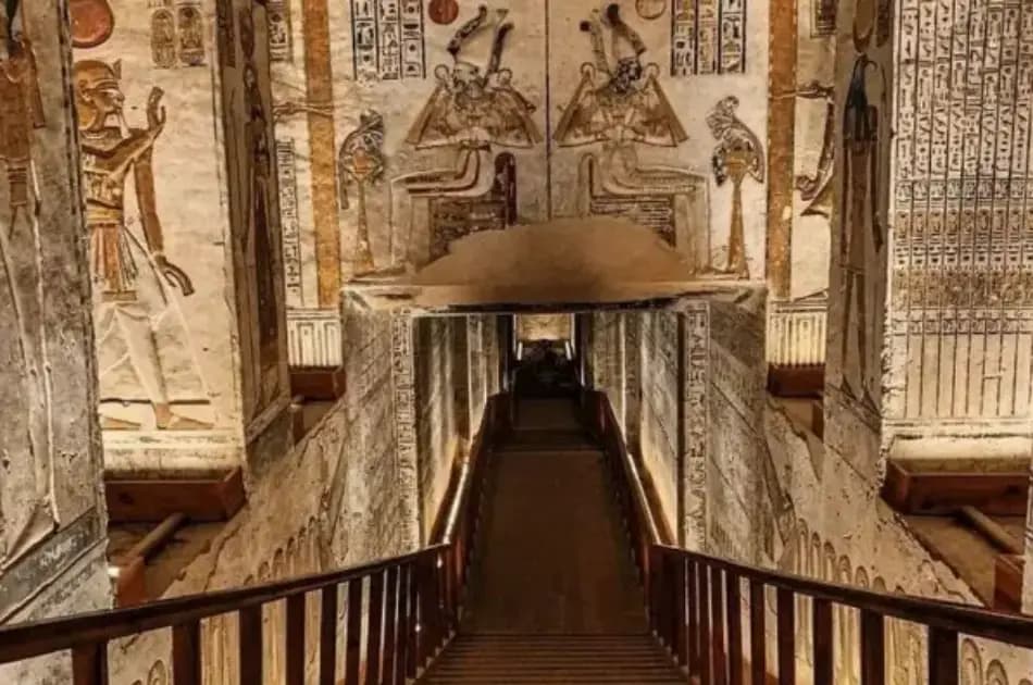 Private Tour to Giza Pyramids and The Egyptian Museum - Photo 6