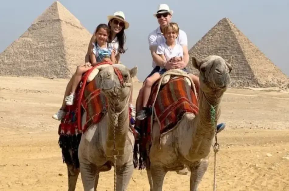 Private Tour to Giza Pyramids and The Egyptian Museum - Photo 3
