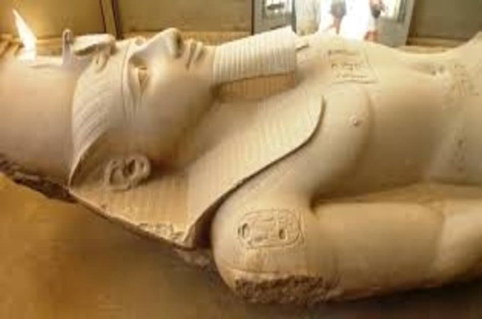 Private Tour To Memphis Sakkara Giza Pyramids Sphinx + Lunch - Photo 10