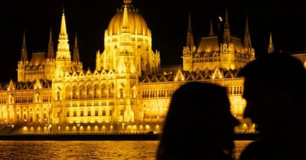 Dinner & Cruise with Live Music 10pm on the Danube Budapest - Photo 1