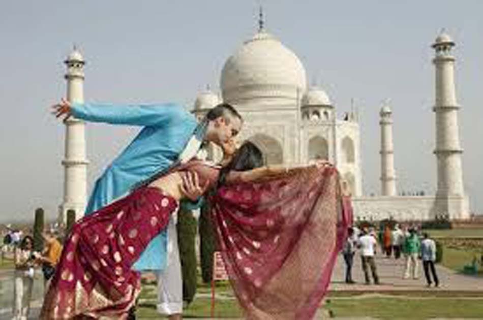 A Majestic Trip with Taj Mahal from Agra - Photo 4