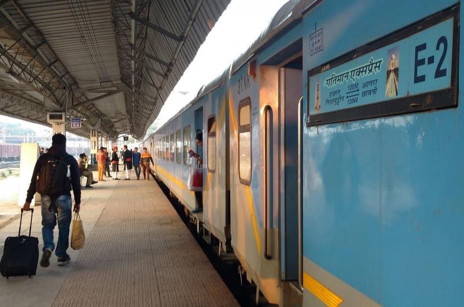 Agra Day Trip: Taj Mahal by Super Fast Train from Delhi - Photo 4