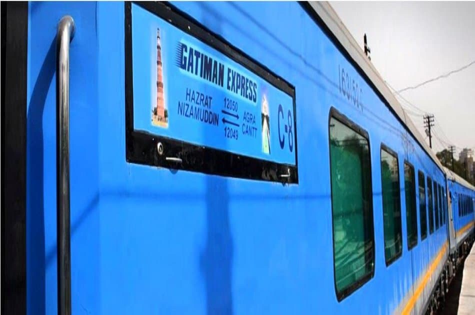Private Full Day Taj Mahal Tour by High-Speed Train from Delhi - Photo 4