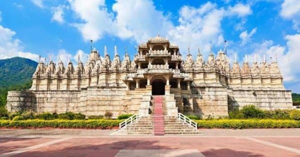Private Transfer From Jaisalmer To Udaipur Via Ranakpur Jain Temple - Photo 1