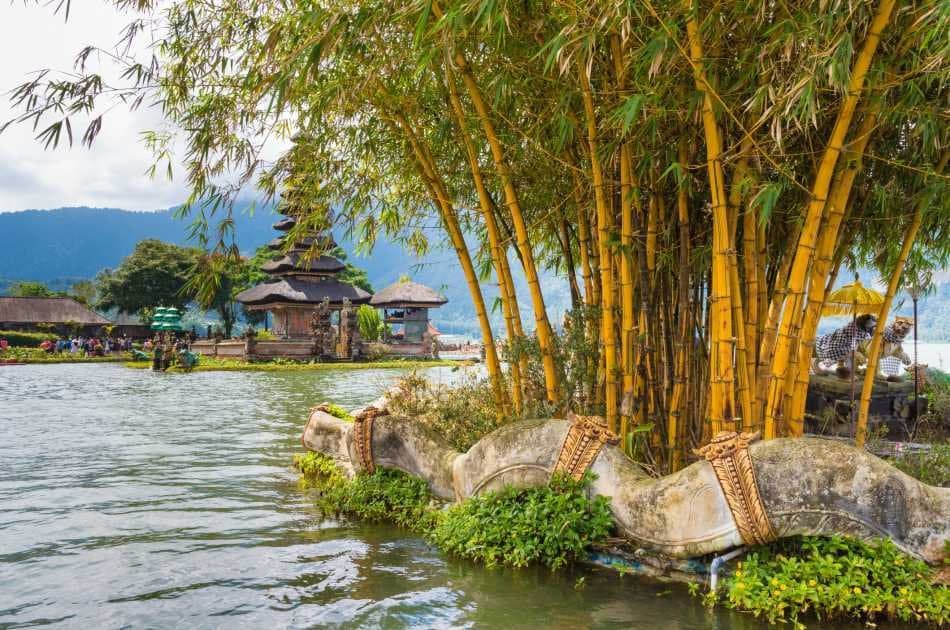 Full Day Private Royal Lake and Sea Temple Tour - Photo 7