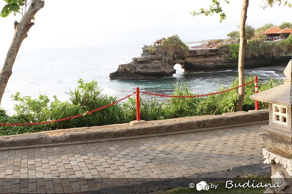 Tanah Lot Temple Sunset Tour - Photo 3
