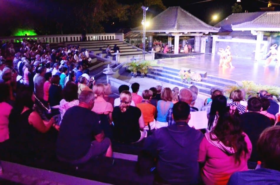 Yogyakarta Dinner with Ramayana Ballet Performance at Prambanan Temple - Photo 3