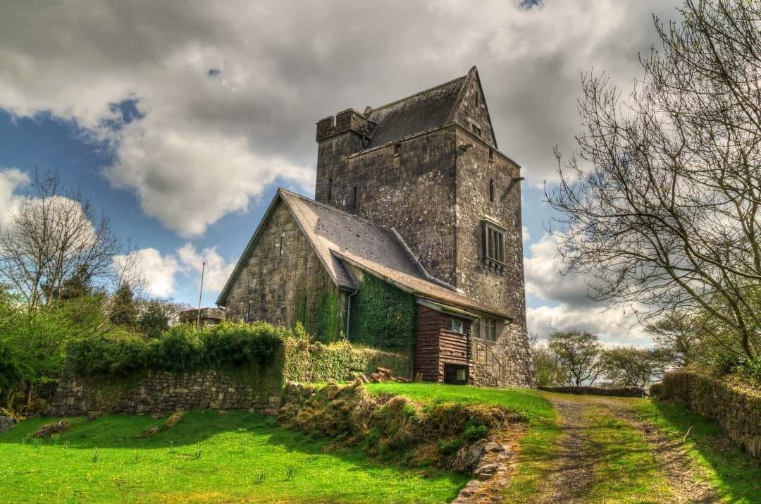 Craggaunowen Castle