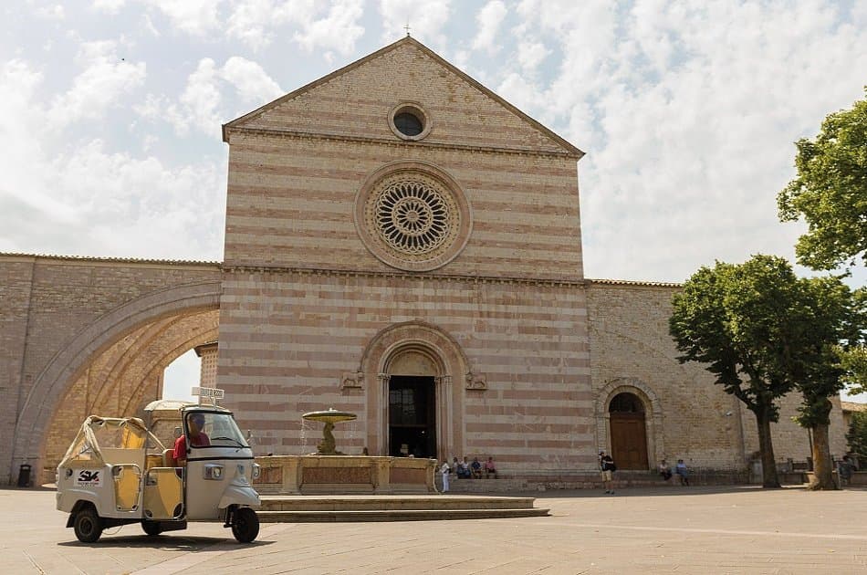Ape Calessino Vintage Private Tour of Assisi - Photo 3