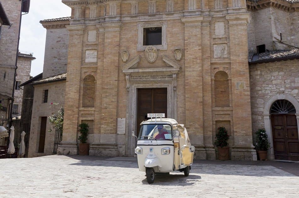 Ape Calessino Vintage Private Tour of Assisi - Photo 8