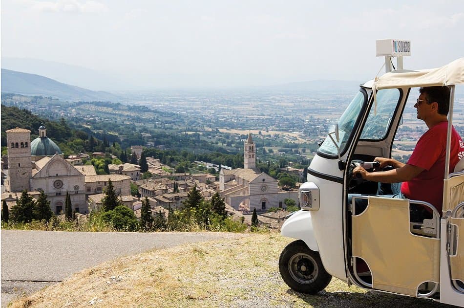Ape Calessino Vintage Private Tour of Assisi - Photo 4