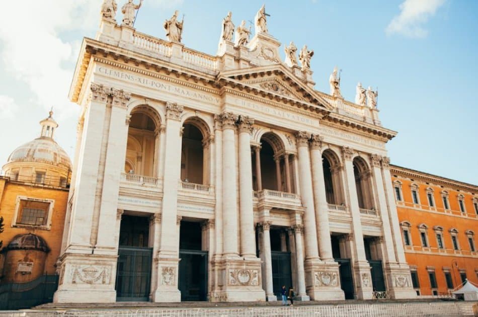 Basilicas and Secret Underground Catacombs Tour - Photo 2