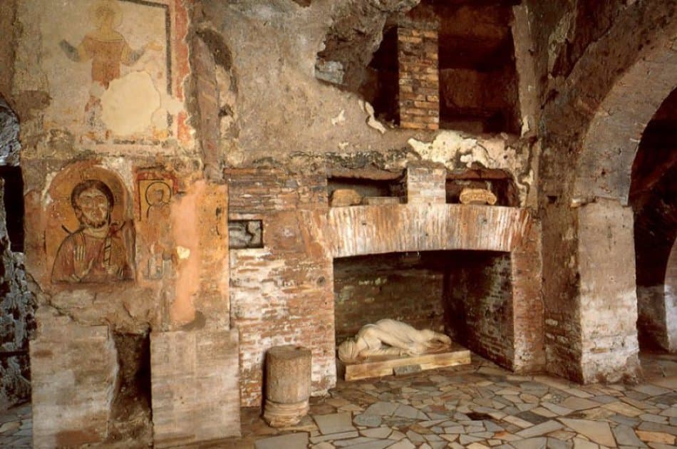 Basilicas and Secret Underground Catacombs Tour - Photo 6