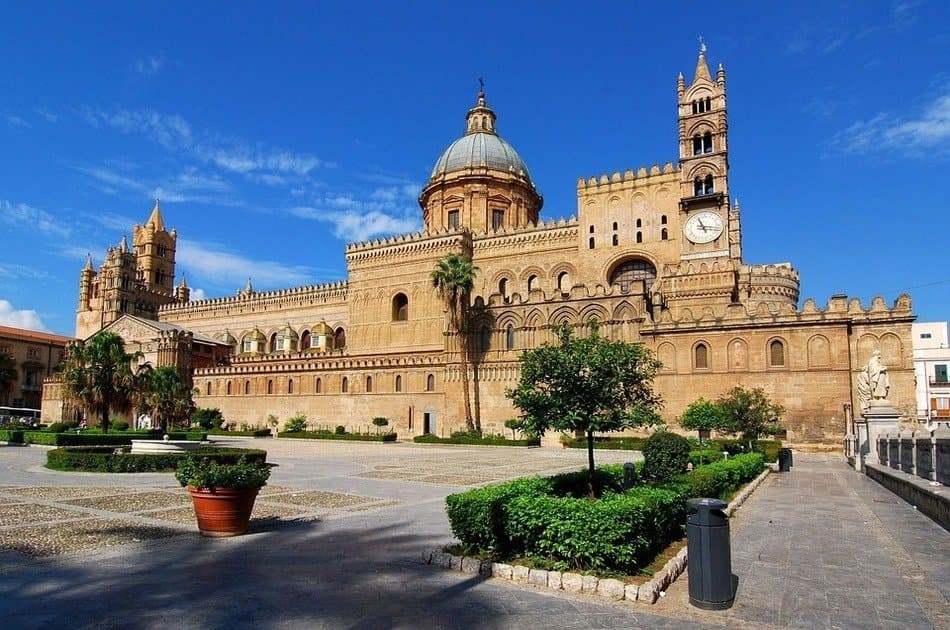 Discover Monuments and Markets in Palermo - Photo 2