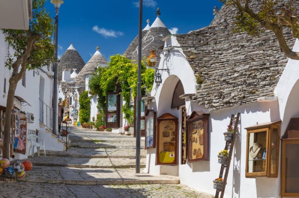 Discover the beautiful villages of Valle D'Itriia - Photo 9