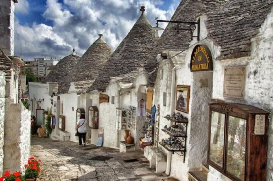 Discover the beautiful villages of Valle D'Itriia - Photo 6