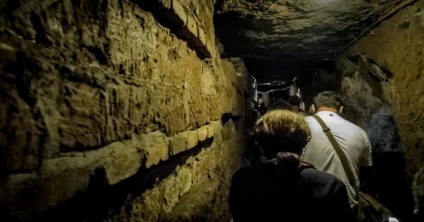 Discover the Magic of Rome's Basilicas and Secret Underground Catacombs with Meeting Point - Photo 1