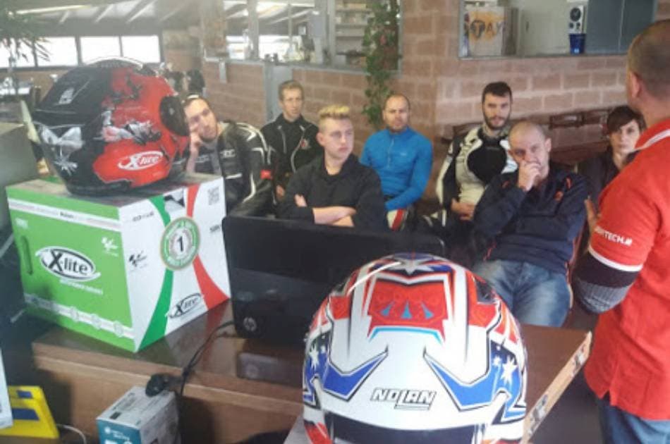 Full Day On a Thrilling Motorcycle Racing Course - Photo 6