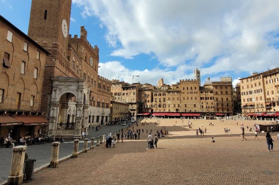 Guided Walking Tour of beautiful Siena - Photo 10