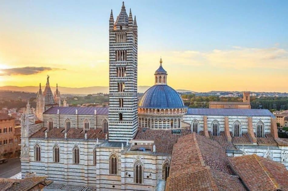 Guided Walking Tour of beautiful Siena - Photo 4