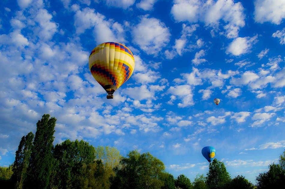 Hot Air Balloon Ride in Piedmont Italy - Photo 2