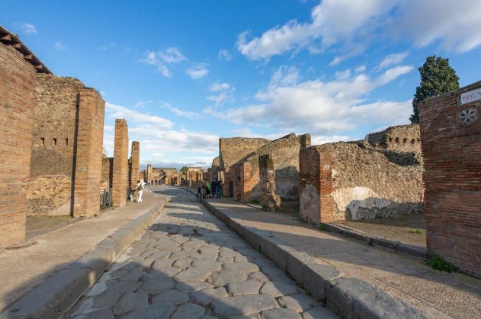 Independent Day Trip From Rome to Pompeii - Photo 8