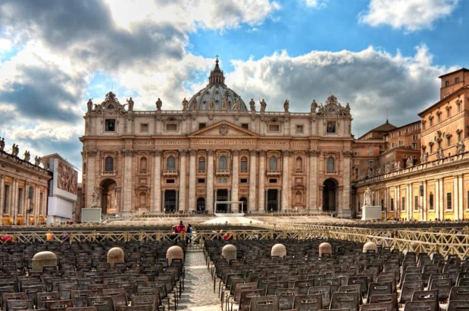 Papal Audience with Pope Francis - Photo 7