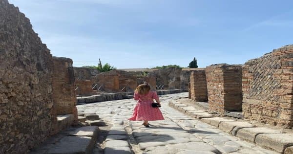 Skip the Line Pompeii Guided Walking Tour - Photo 1