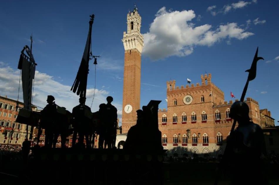 Special Event: Siena' s Palio Horse Race - Photo 4