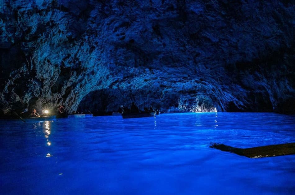 Take the Day to Explore Capri Island and Blue Grotto - Photo 11