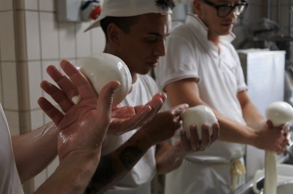 Taste Mozzarella - Photo 3